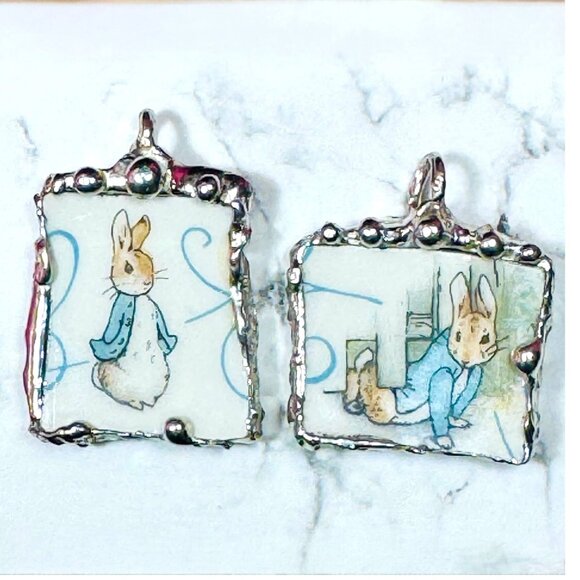 Peter Rabbit Wedgwood Broken China Pendant w/ Silver Artisan Bezel  & Ball Chain - Picture 11 of 14